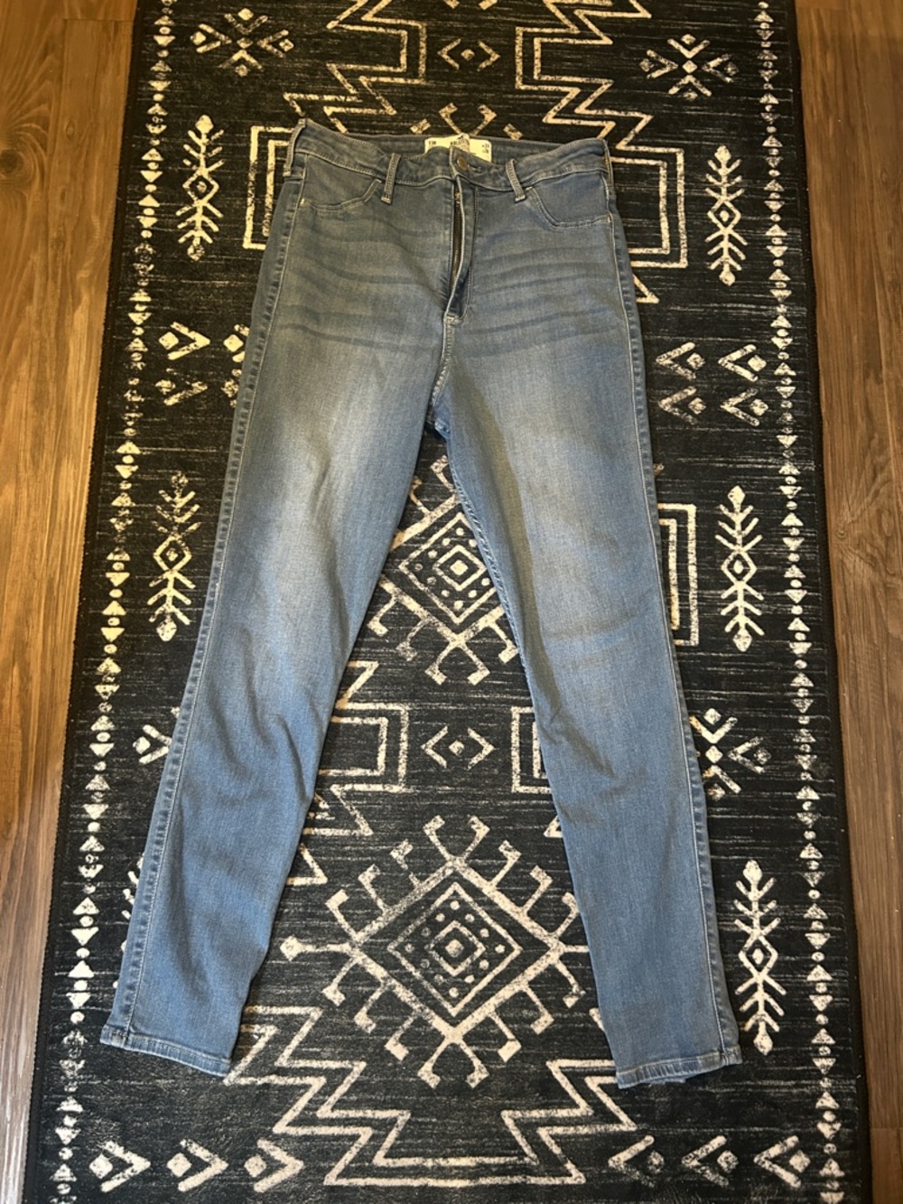 Hollister Women's Skinny Jeggings in Light Blue Wash